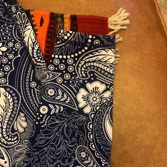 Old Navy Active Small Petite Go-Dry Workout Leggings - Picture 3 of 8